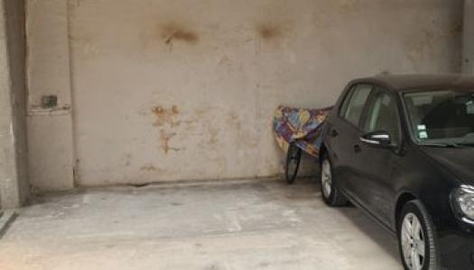 GARAGE + 2 places de parking COUVERT - SAINT OMER RUE FRANCOIS CHIFFLART